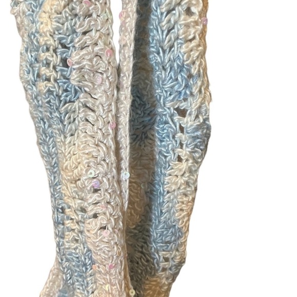 HAND Crocheted Cream & Light Blue Loose Weave Pinkish Subtly Sequined Scarf - Picture 6 of 7